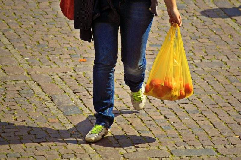 Australian shoppers throw away reusable bags after single-use ban