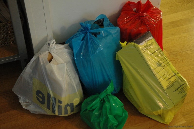 New Zealand to phase out plastic shopping bags from July