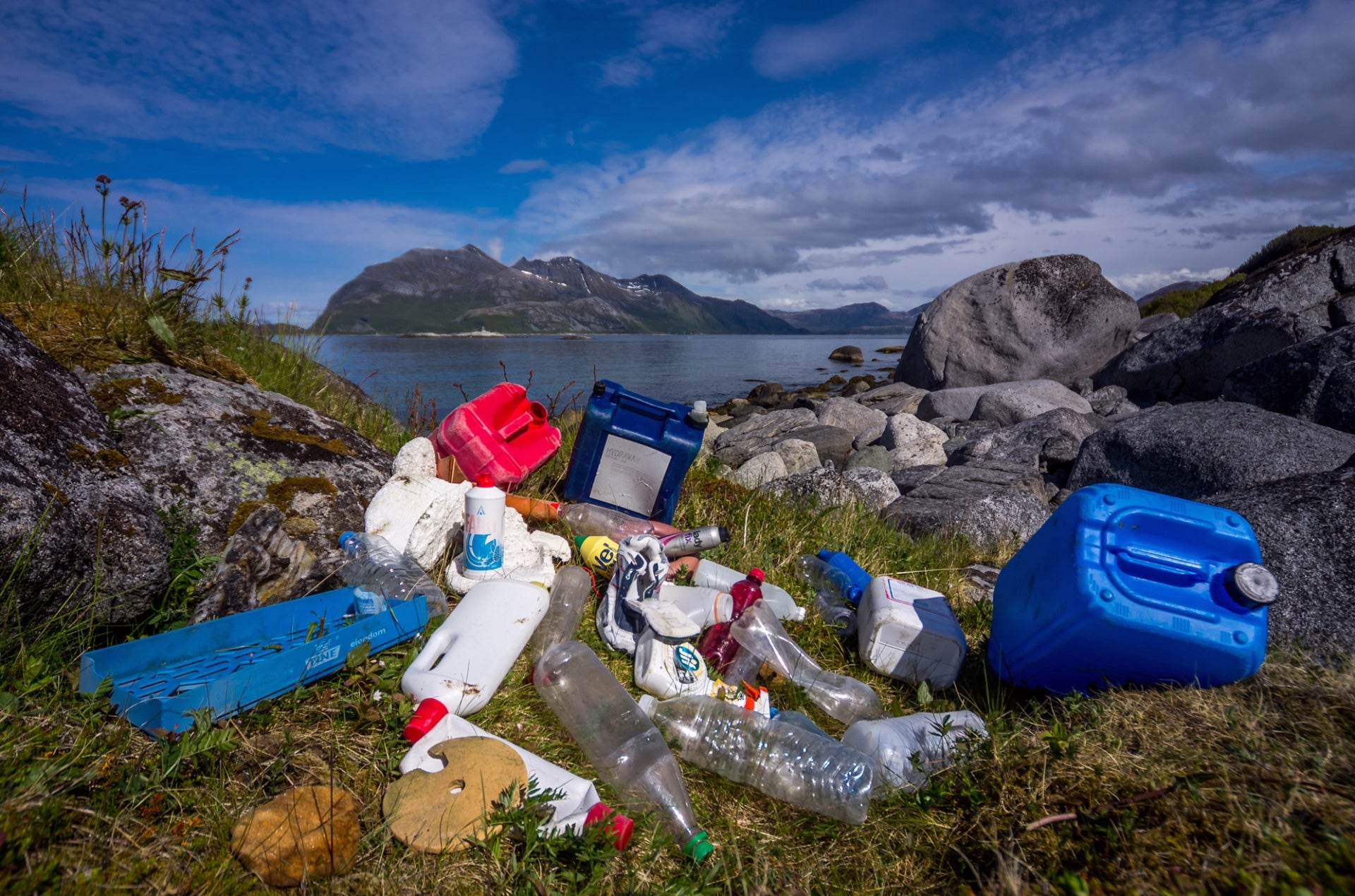 Canadian government announces funding for plastic waste management