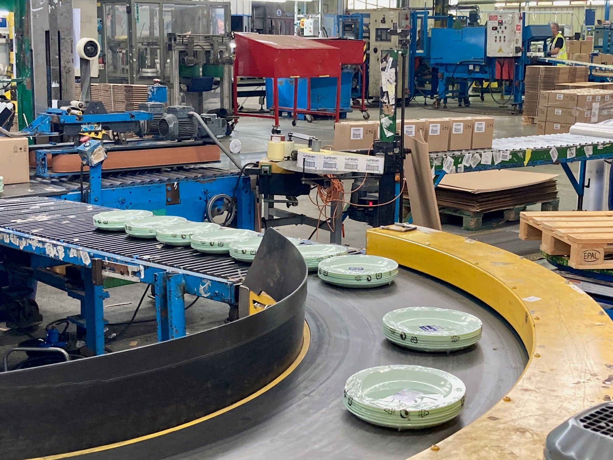 Inside the world’s biggest glass tableware manufacturing site