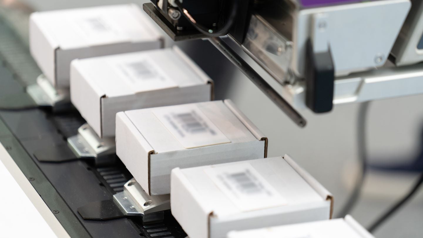 DHL adopts liner-free labelling at German logistics hub 