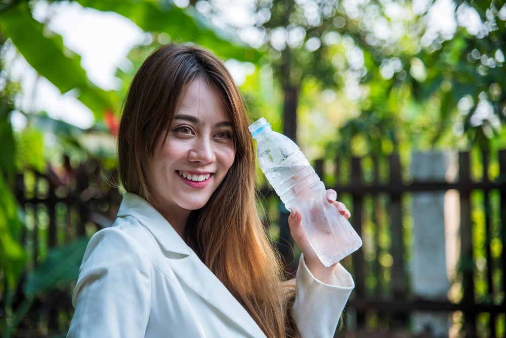 South Korea moves to label-free water packaging